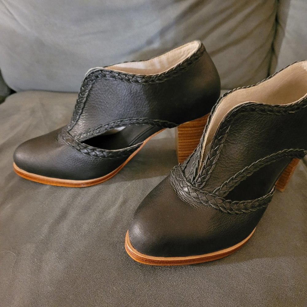 Elf Spirit Walker Booties - Black 7.5